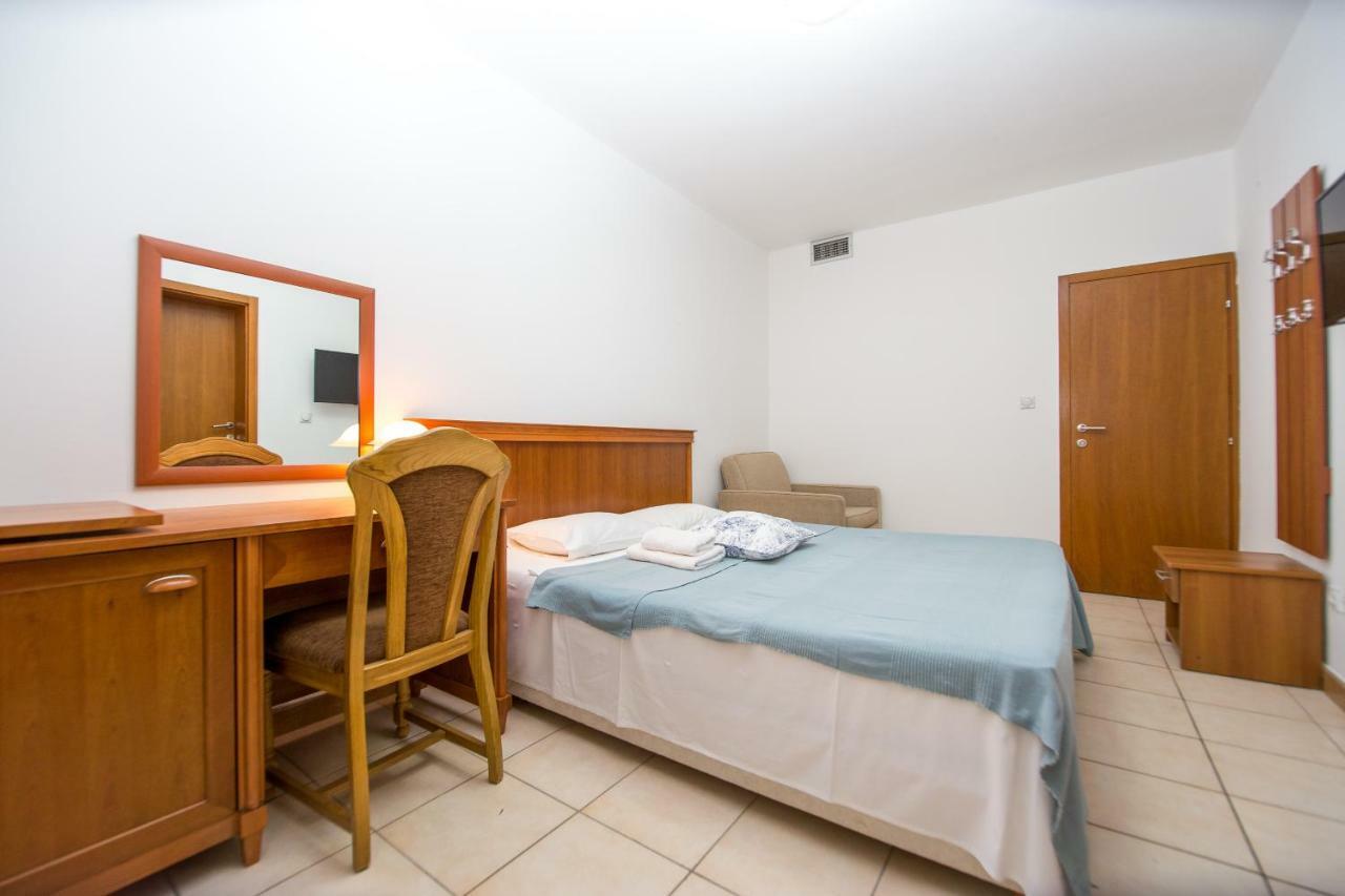 Apartments & Rooms Nikolic Budva Buitenkant foto